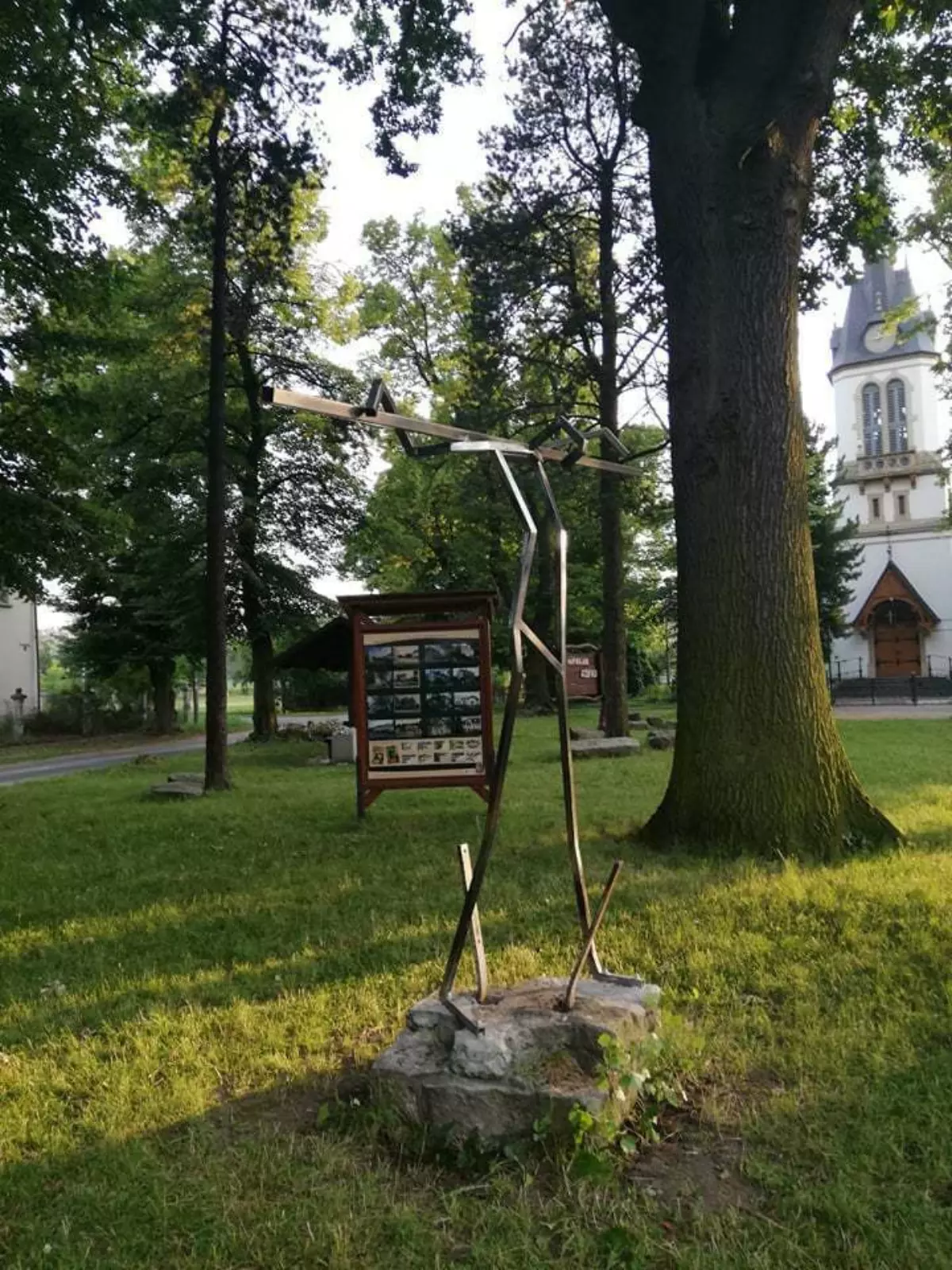 Social Justice sculpture by Wiktoria Kruk the f irst artist in residence in Opolno Zdrój 2021