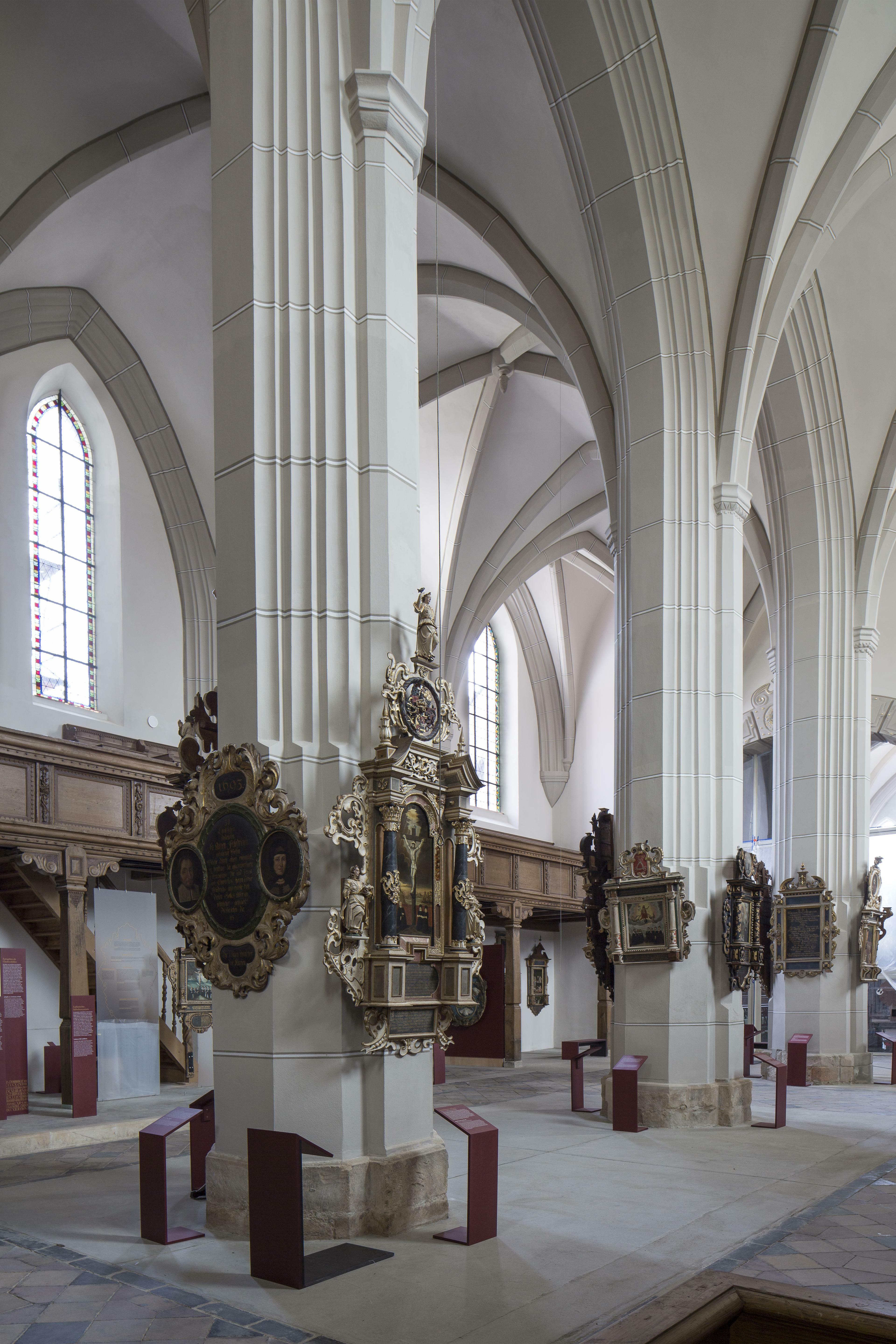 Blick in die Klosterkirche mit Epitaphienschatz Foto Jürgen Matschie 3 kl